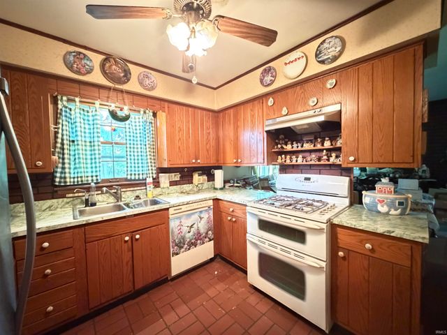 24676 Elmhurst Drive, Elkhart, IN 46517