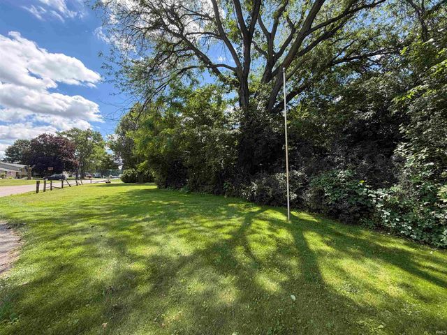 24676 Elmhurst Drive, Elkhart, IN 46517