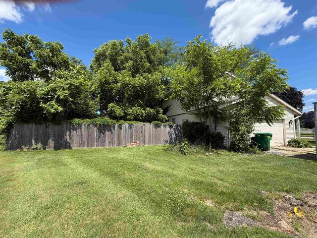 24676 Elmhurst Drive, Elkhart, IN 46517