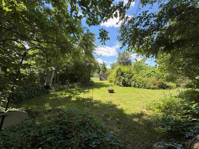 24676 Elmhurst Drive, Elkhart, IN 46517