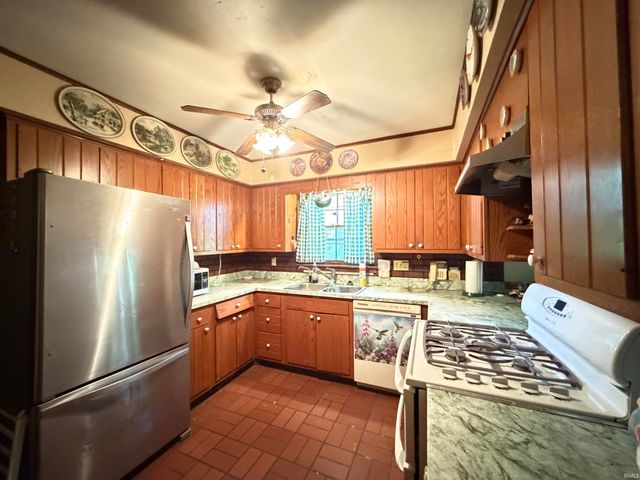 24676 Elmhurst Drive, Elkhart, IN 46517