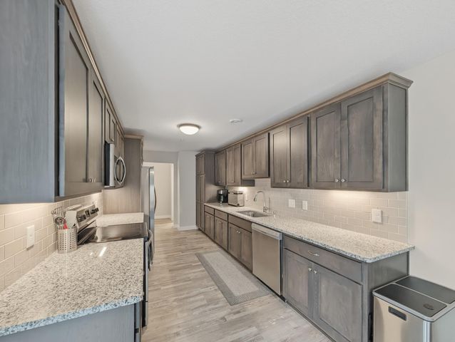 7852 W 145th Street, Savage, MN 55378