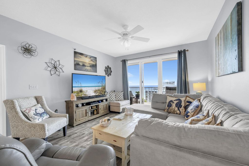 Image 10 of property listing at 112 Seascape Drive UNIT 1903, Miramar Beach, FL 32550