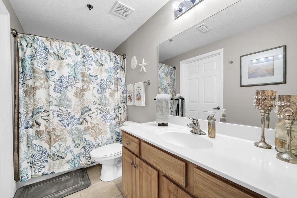 Image 24 of property listing at 112 Seascape Drive UNIT 1903, Miramar Beach, FL 32550