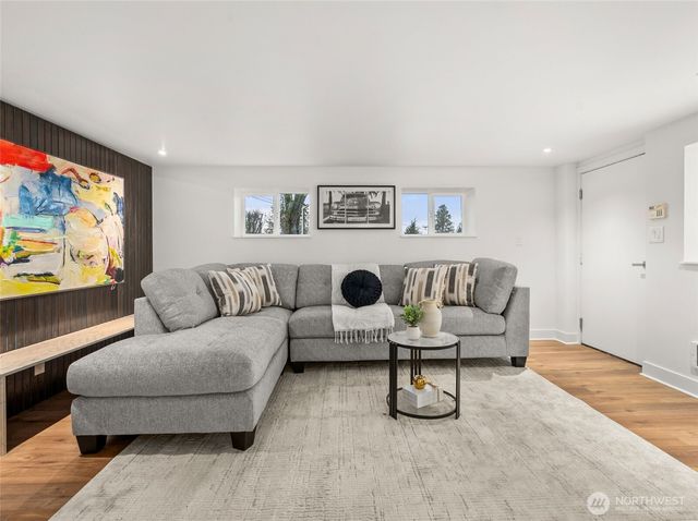 11642 Roseberg Ave S, Burien, WA 98168