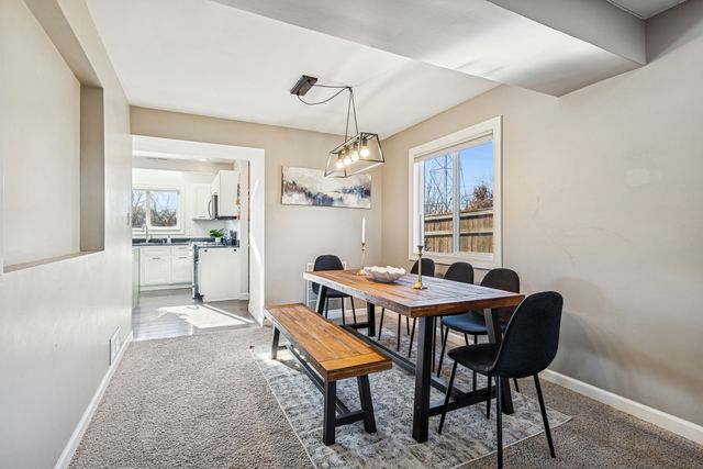 5229 Beechwood Avenue, Gurnee, IL 60031