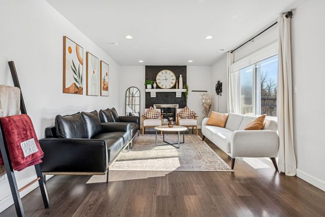 5229 Beechwood Avenue, Gurnee, IL 60031