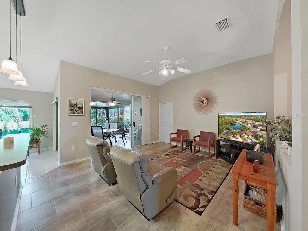 Image 13 of property listing at 30612 NICKERSON LOOP, Wesley Chapel, FL 33543