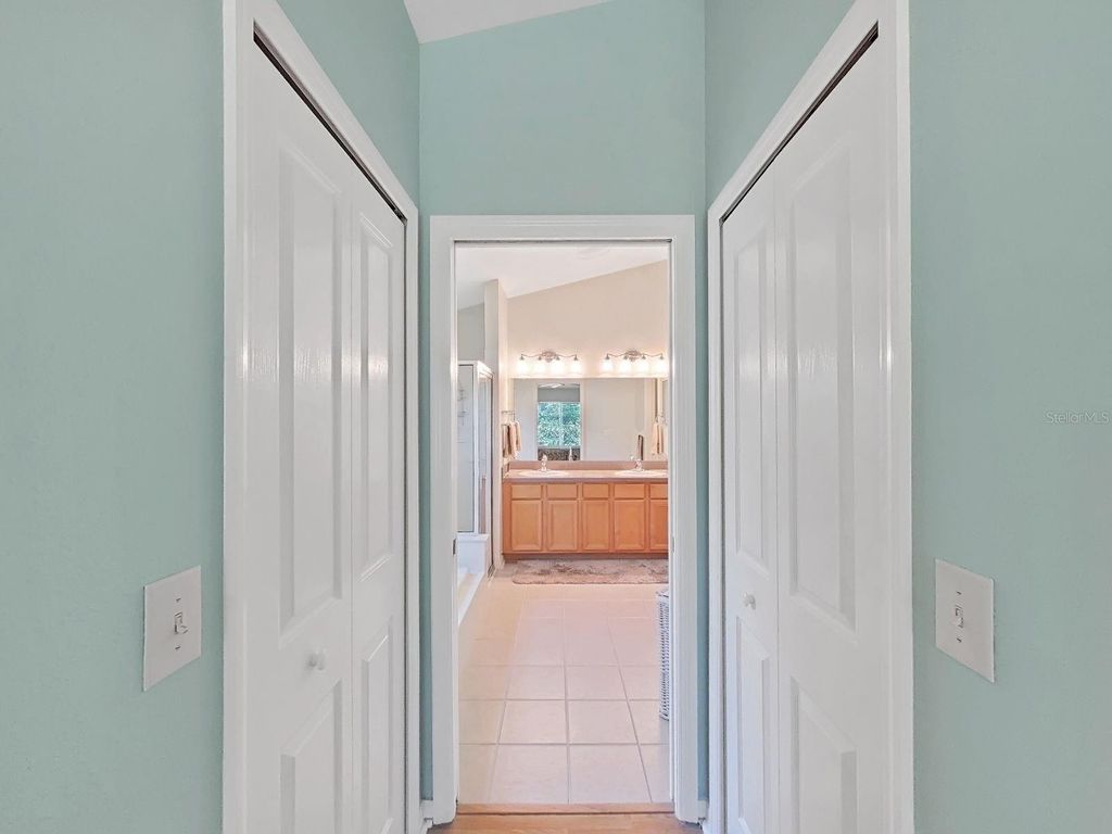 Image 26 of property listing at 30612 NICKERSON LOOP, Wesley Chapel, FL 33543