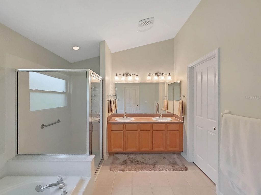 Image 27 of property listing at 30612 NICKERSON LOOP, Wesley Chapel, FL 33543