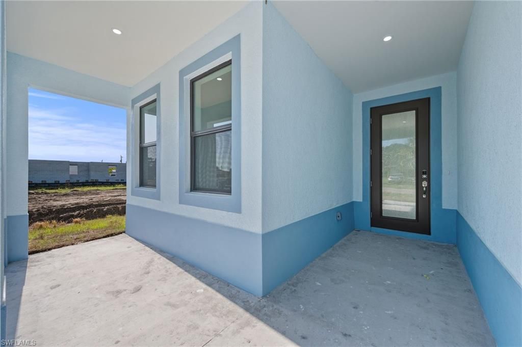 3238 Katherine ST, FORT MYERS, FL 33916 — photo 2