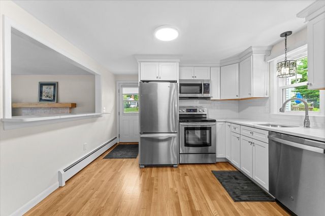 194 Holden St, Worcester, MA 01606