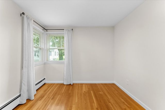 194 Holden St, Worcester, MA 01606