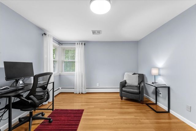 194 Holden St, Worcester, MA 01606