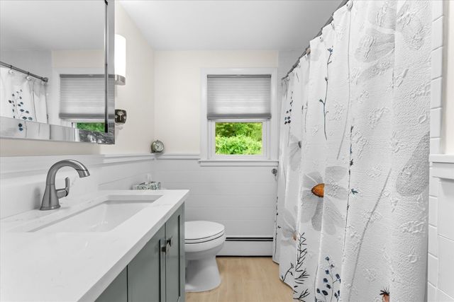 194 Holden St, Worcester, MA 01606