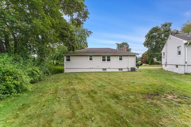 194 Holden St, Worcester, MA 01606