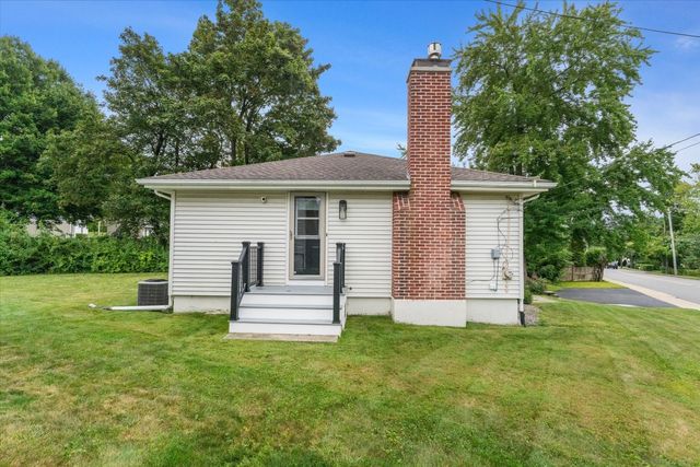 194 Holden St, Worcester, MA 01606