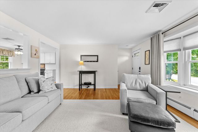 194 Holden St, Worcester, MA 01606