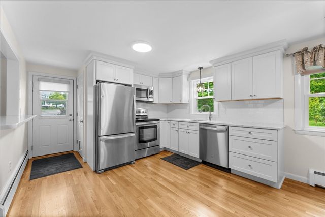 194 Holden St, Worcester, MA 01606