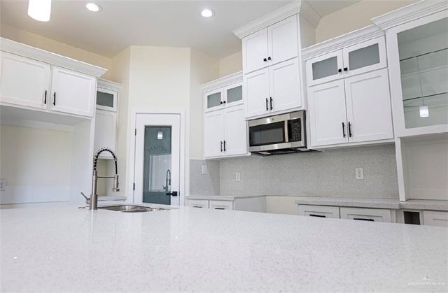 1320 W Franklin Avenue, Alton, TX 78573