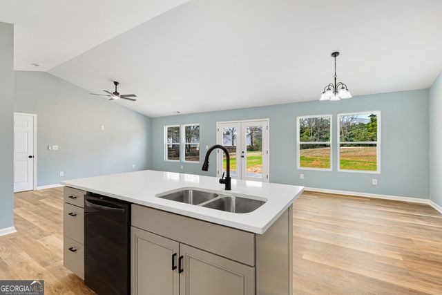 357 Woodridge Way, Royston, GA 30662