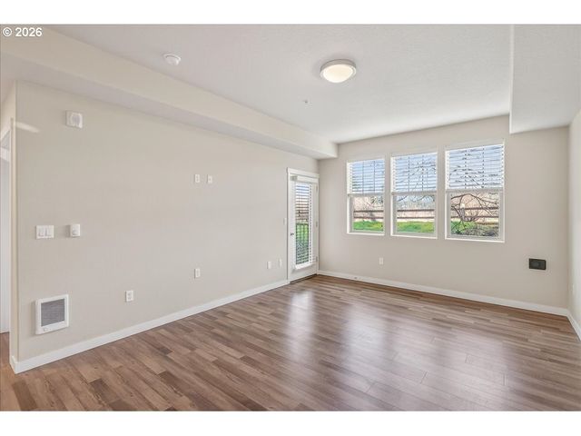 16401 Nw CHADWICK Way, Portland, OR 97229