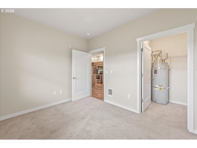 16401 Nw CHADWICK Way, Portland, OR 97229