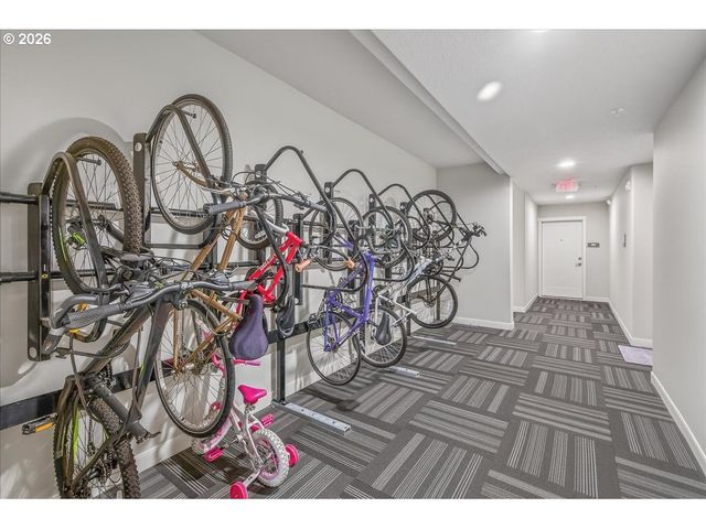 16401 Nw CHADWICK Way 108, Portland, OR 97229