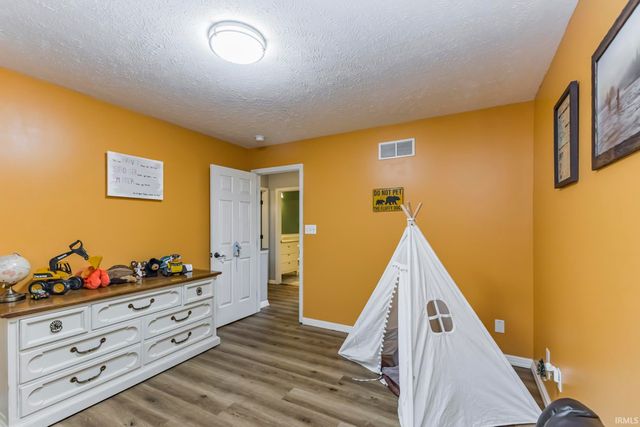 17 N 1200 W Road, Parker City, IN 47368