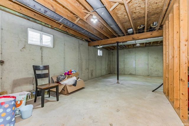 17 N 1200 W Road, Parker City, IN 47368