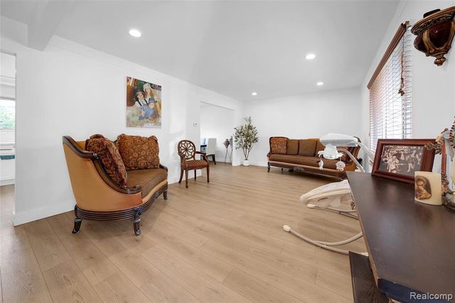 30615 Scrivo Drive, Warren, MI 48092