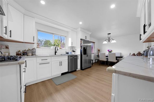 30615 Scrivo Drive, Warren, MI 48092