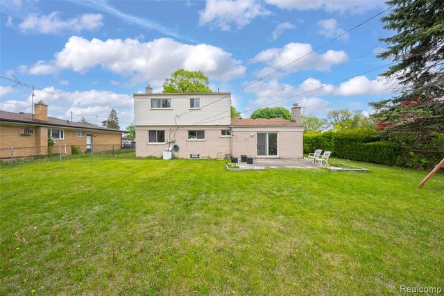 30615 Scrivo Drive, Warren, MI 48092
