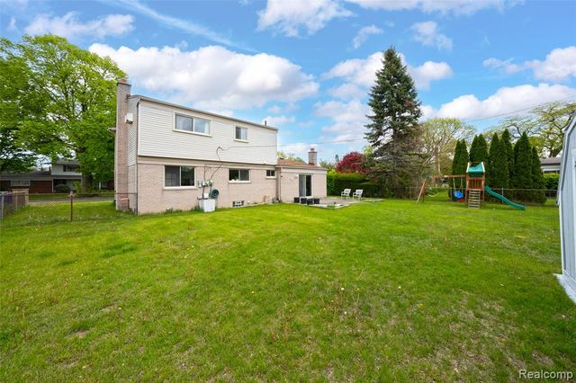 30615 Scrivo Drive, Warren, MI 48092