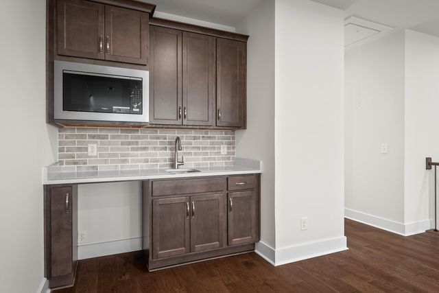 2056 Conductor Ln, Thompsons Station, TN 37179