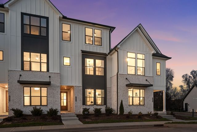 2056 Conductor Ln, Thompsons Station, TN 37179