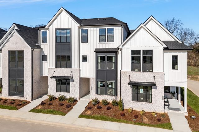 2056 Conductor Ln, Thompsons Station, TN 37179