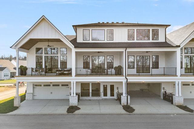 2056 Conductor Ln, Thompsons Station, TN 37179