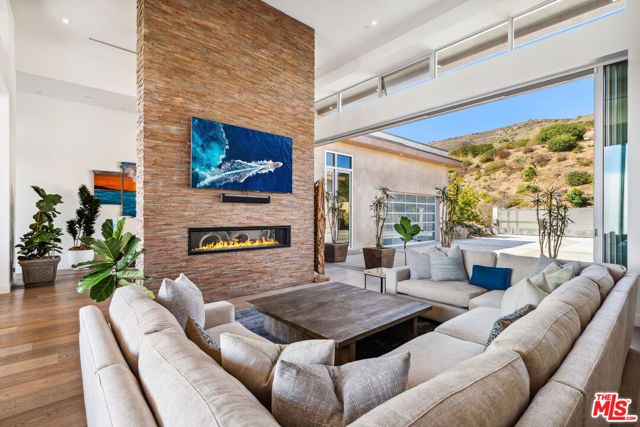 10715 Yerba Buena Road, Malibu, CA 90265