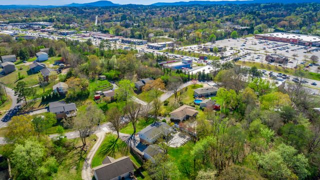 1121 O Henry Drive, Hixson, TN 37343