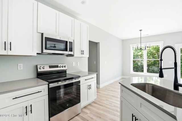 554 Sanctuary Point SW, Supply, NC 28462