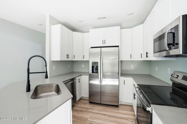 554 Sanctuary Point SW, Supply, NC 28462