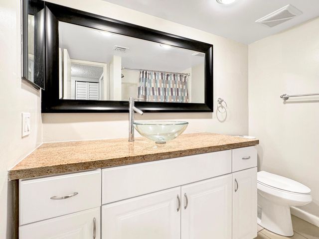 3083 N Oakland Forest Drive 306, Oakland Park, FL 33309