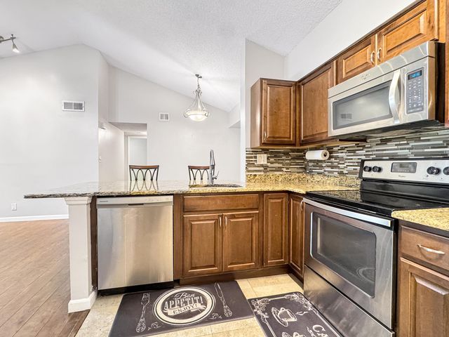 3083 N Oakland Forest Drive 306, Oakland Park, FL 33309
