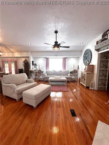 37 Poncho Drive, Chapmanville, WV 15508