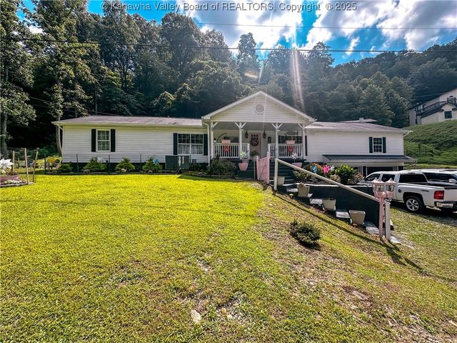 37 Poncho Drive, Chapmanville, WV 15508
