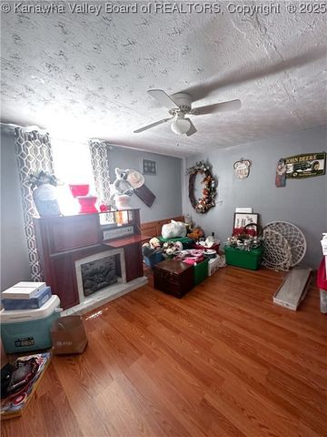 37 Poncho Drive, Chapmanville, WV 15508