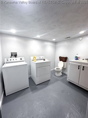 37 Poncho Drive, Chapmanville, WV 15508