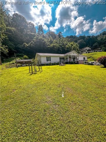 37 Poncho Drive, Chapmanville, WV 15508