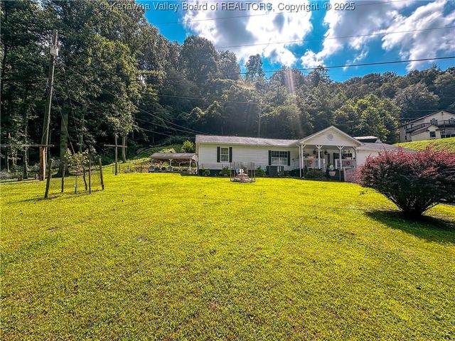 37 Poncho Drive, Chapmanville, WV 15508